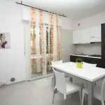 Comfortably Furnished Flat Near The Sea * 比比翁