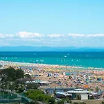 Comfortably Furnished Flat Near The Sea 公寓 *