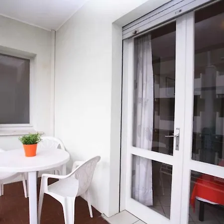 公寓 Comfortably Furnished Flat Near The Sea *
