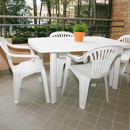公寓 Comfortably Furnished Flat Near The Sea