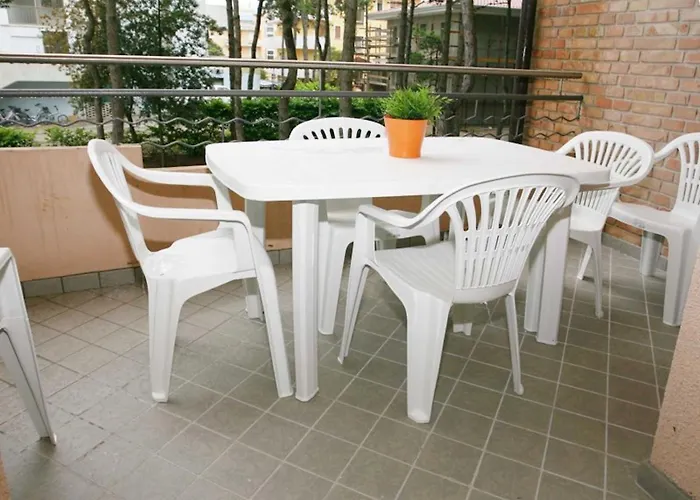 Appartamento Comfortably Furnished Flat Near The Sea